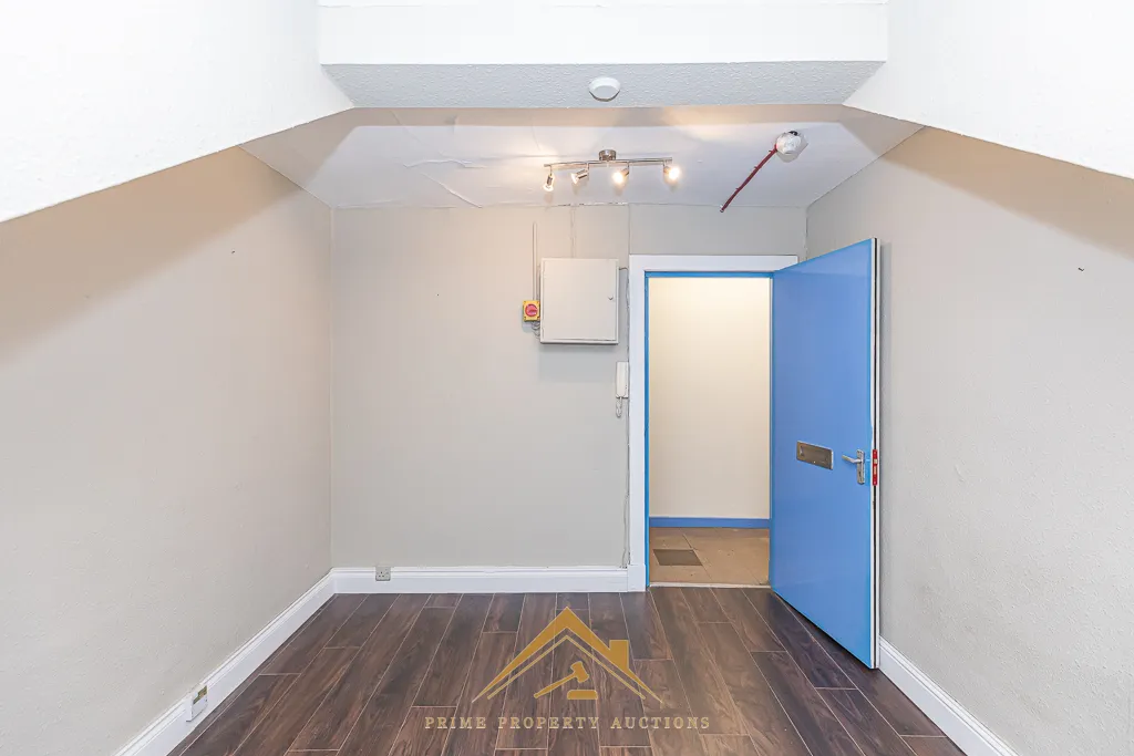 Attractive Commercial Opportunity 