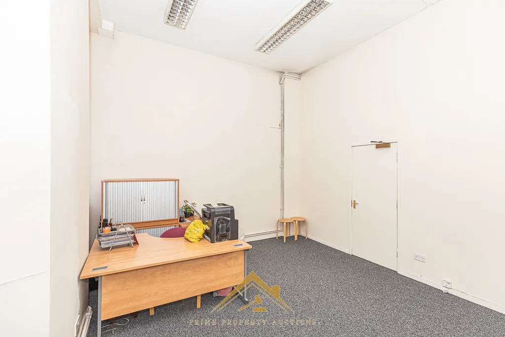 Attractive Commercial Opportunity 