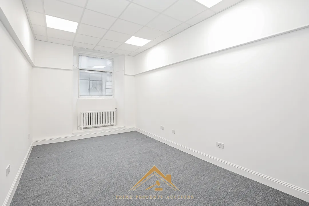 Attractive Commercial Investment Opportunity