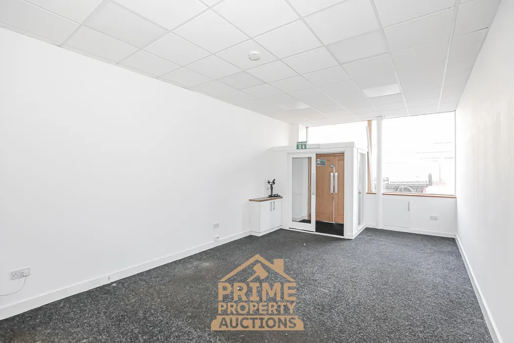 Excellent Commercial Opportunity