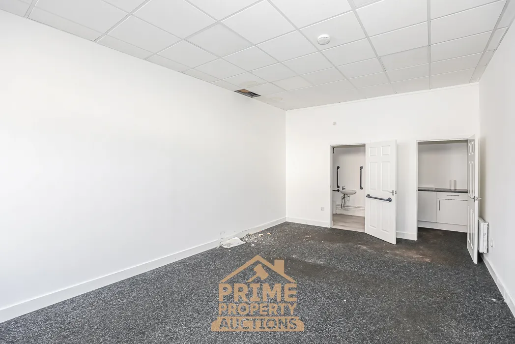 Excellent Commercial Opportunity