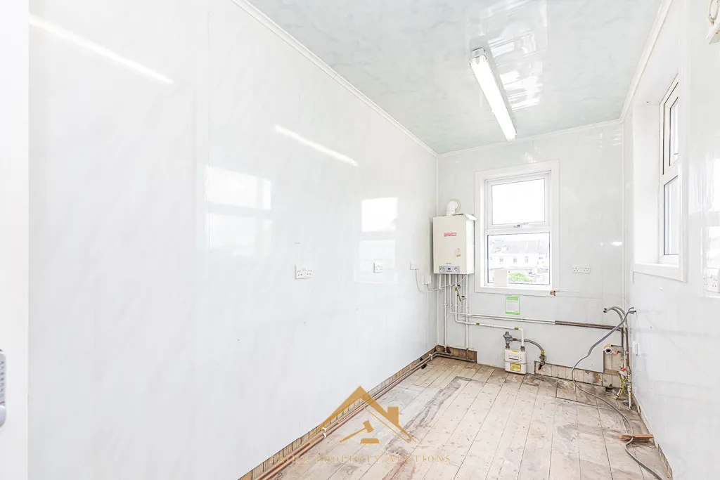 Attractive Commercial Investment Opportunity