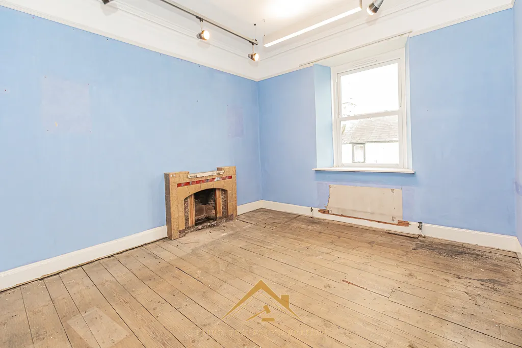 Attractive Commercial Investment Opportunity