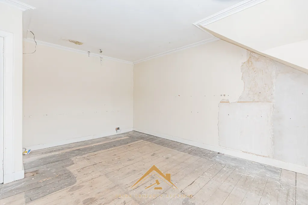 Attractive Commercial Investment Opportunity