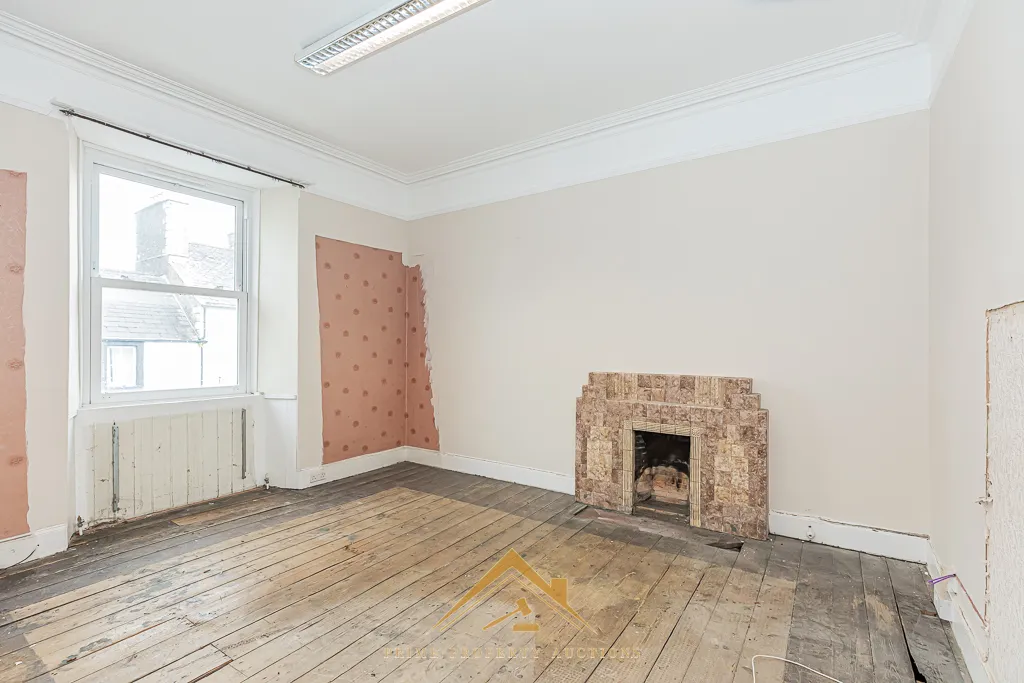 Attractive Commercial Investment Opportunity