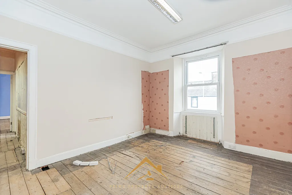 Attractive Commercial Investment Opportunity