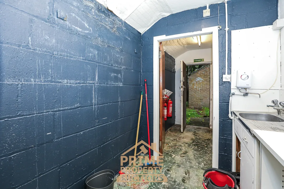 Vacant Commercial Opportunity 