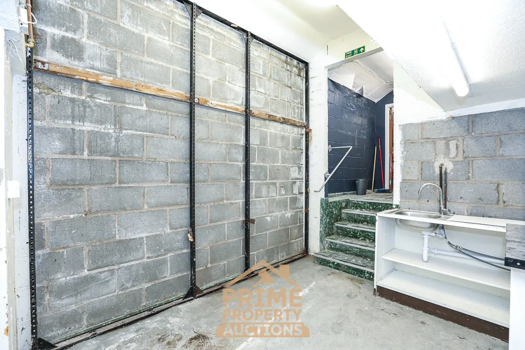 Vacant Commercial Opportunity 