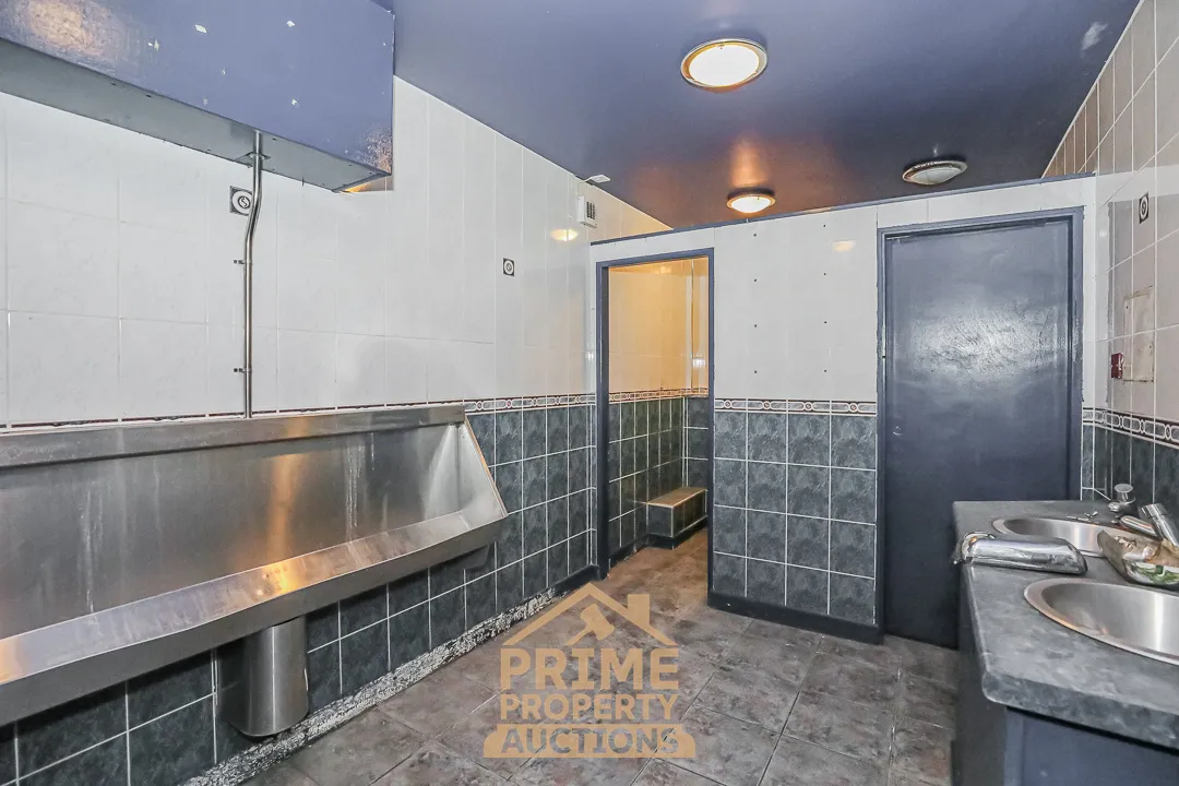 Rare Commercial Opportunity