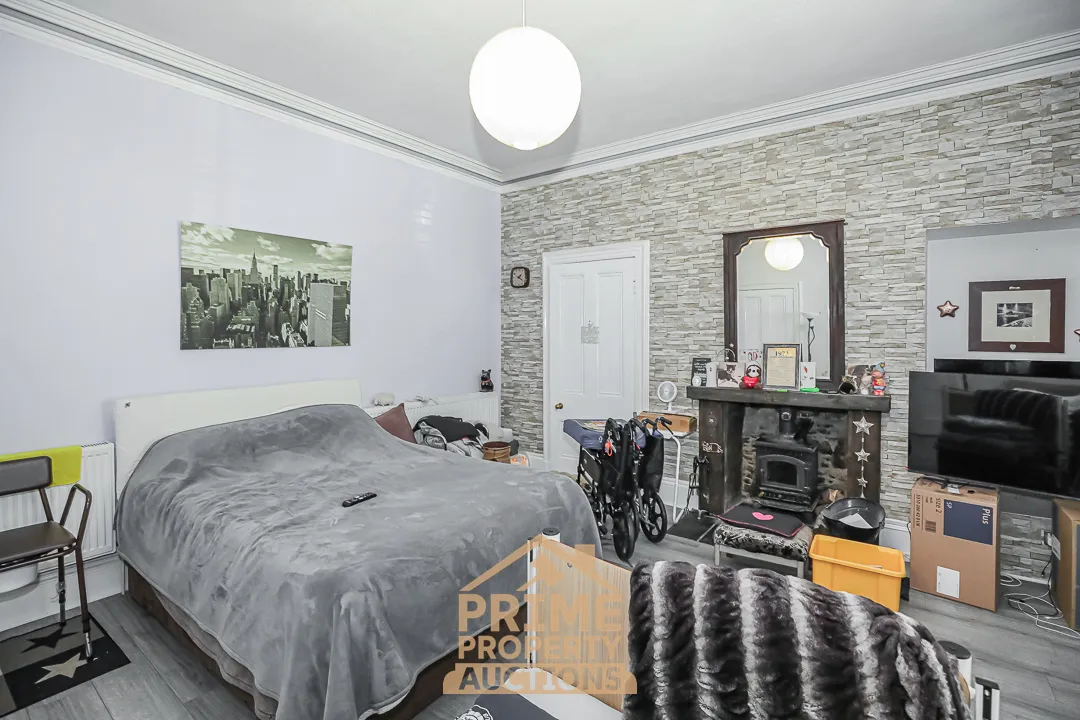 Vacant Terraced Villa