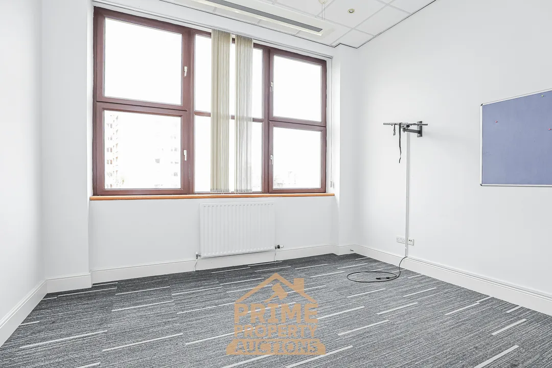 Attractive Commercial Investment Opportunity