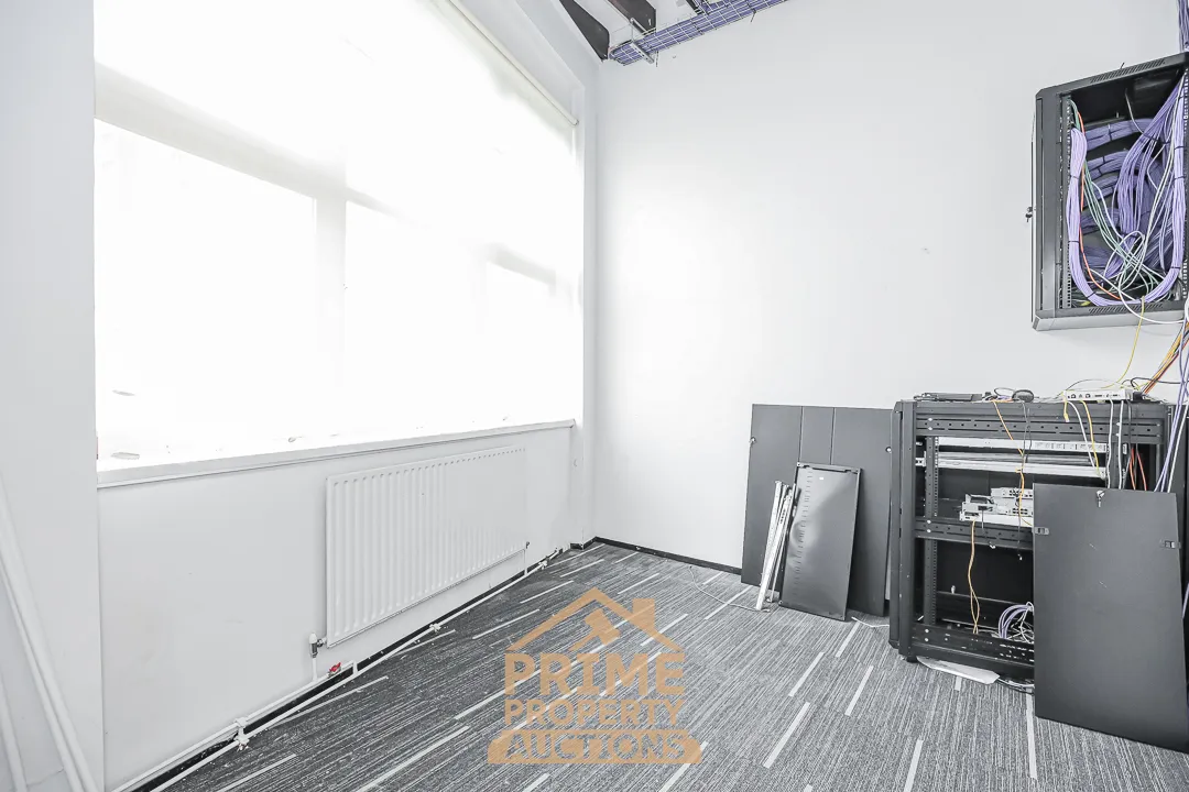 Attractive Commercial Investment Opportunity