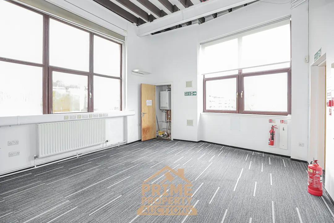 Attractive Commercial Investment Opportunity