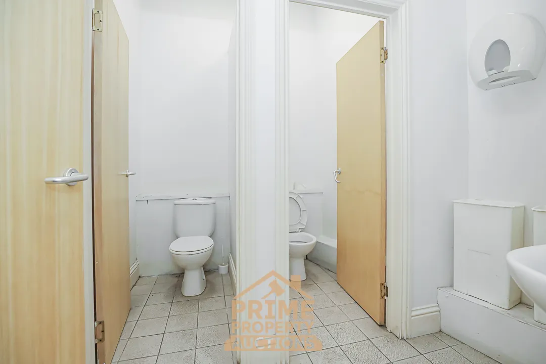 Attractive Commercial Investment Opportunity