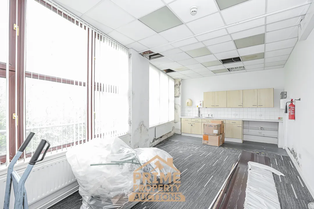 Attractive Commercial Investment Opportunity