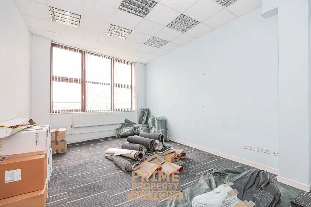 Attractive Commercial Investment Opportunity