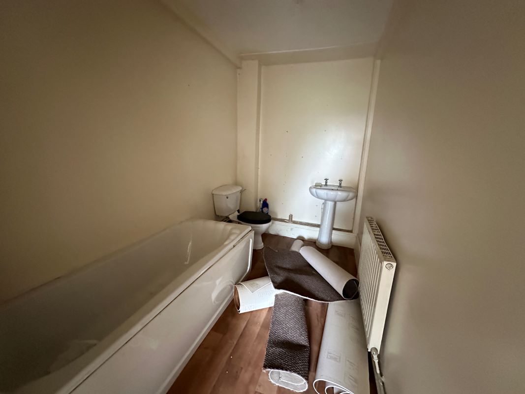 Glanmor Place, Llanelli, Dyfed, SA15 2RG - Online Auctions