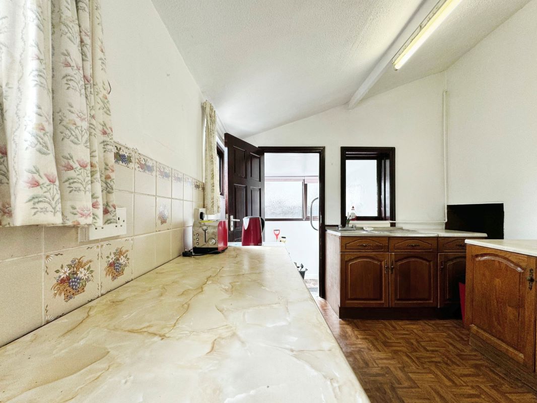 Brighton Road, Gorseinon, Swansea, West Glamorgan, SA4 4BW - Online Auctions
