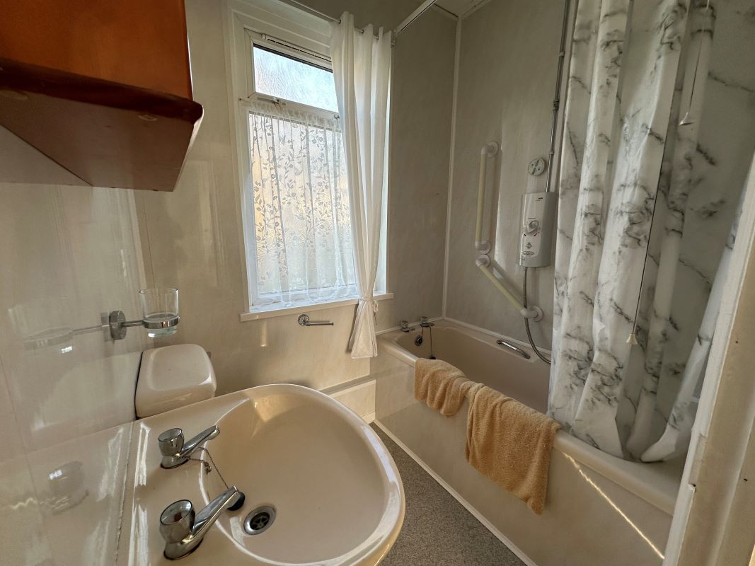 Westbourne Road, Neath, West Glamorgan, SA11 2EP - Online Auctions