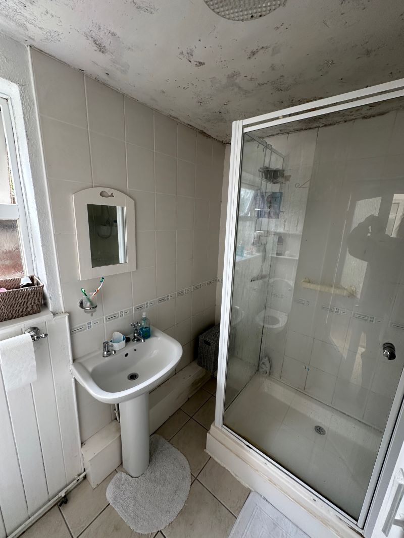 Cwmfelin Road, Llanelli, Dyfed, SA14 9LS - Online Auctions