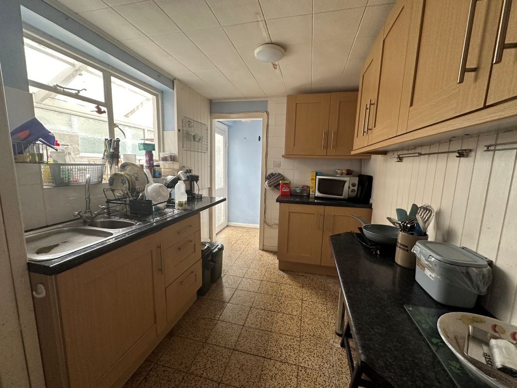 Cwmfelin Road, Llanelli, Dyfed, SA14 9LS - Online Auctions