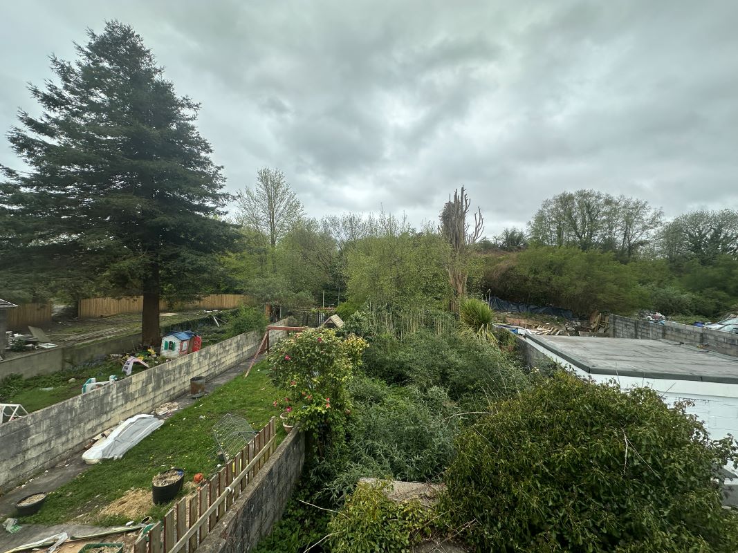 Cwmfelin Road, Llanelli, Dyfed, SA14 9LS - Online Auctions