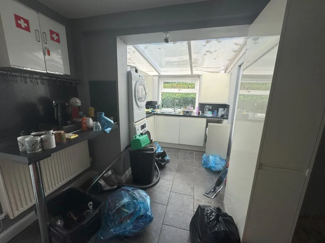 Heol Y Bwlch, Bynea, Llanelli, Dyfed, SA14 9ST - Online Auctions