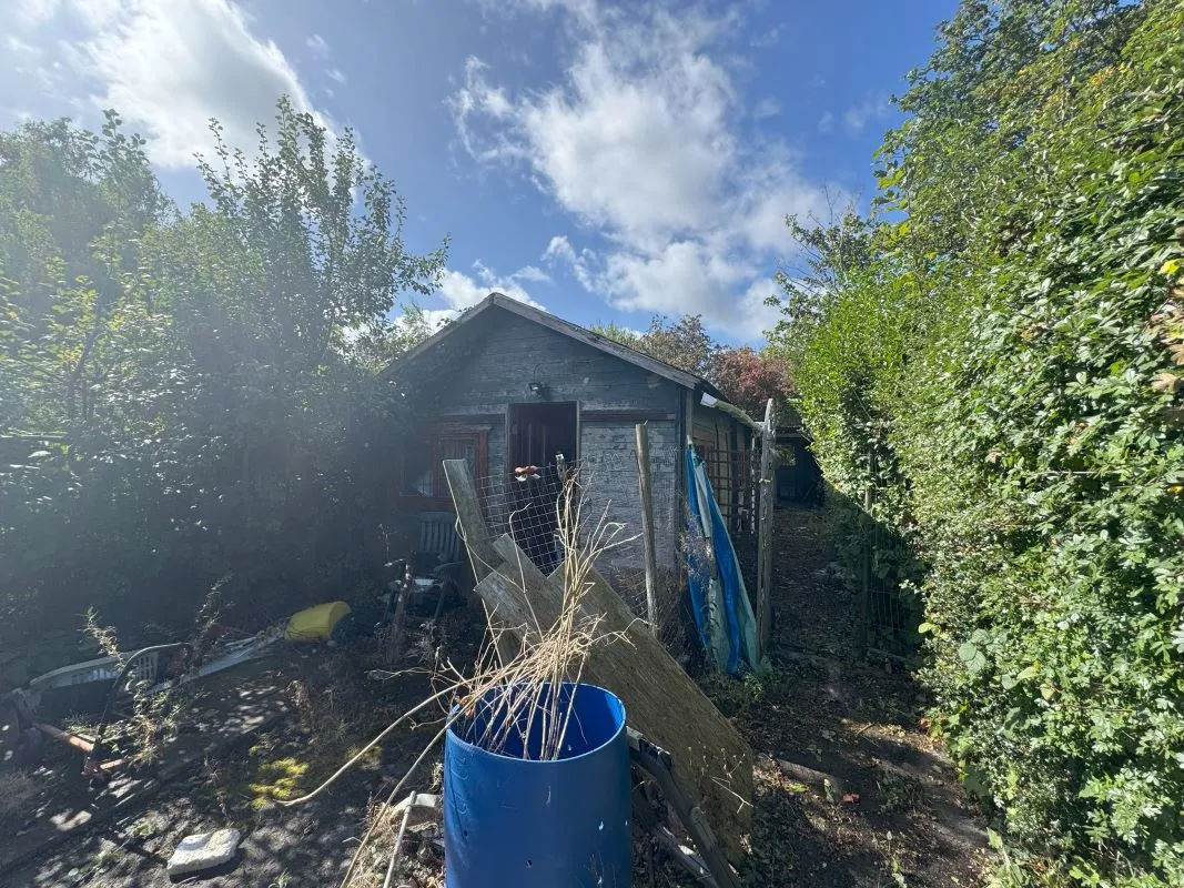 Heol Y Bwlch, Bynea, Llanelli, Dyfed, SA14 9ST - Online Auctions