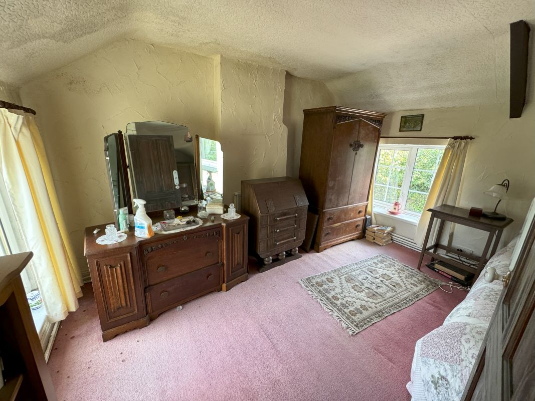 Tir Heol, Cae Mansel Road, Three Crosses, Swansea, West Glamorgan, SA4 3HN - Online Auctions