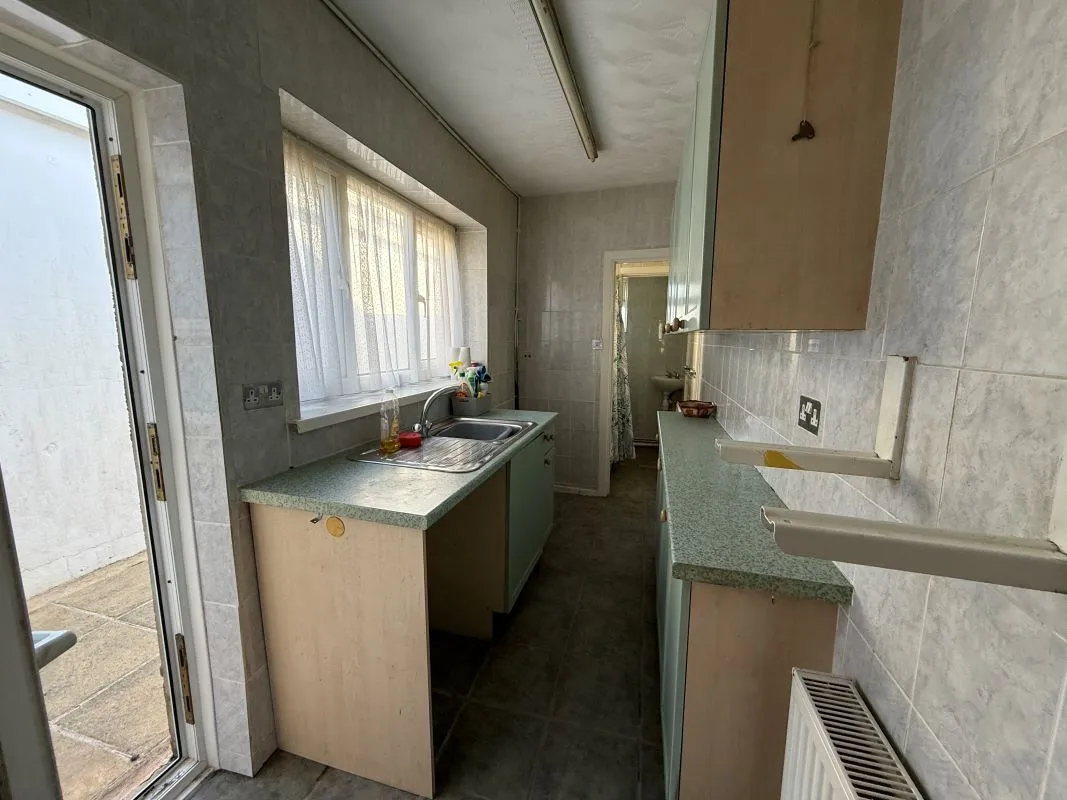 Llandafen Road, Llanelli, Dyfed, SA14 9BD - Online Auctions