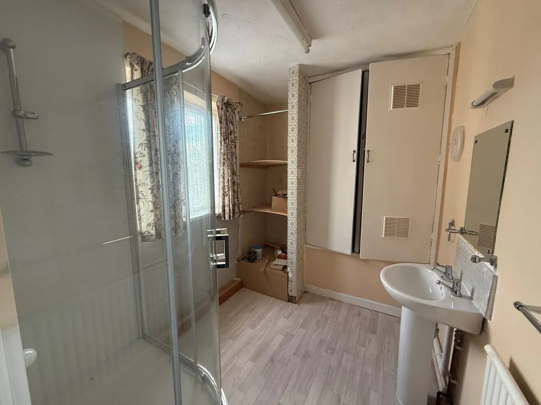 Station Road, Grovesend, Swansea, West Glamorgan, SA4 4GY - Online Auctions