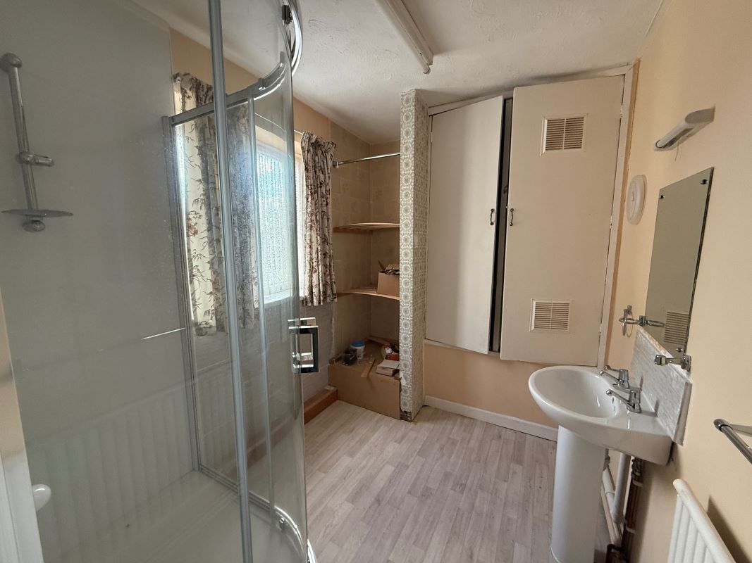 Station Road, Grovesend, Swansea, West Glamorgan, SA4 4GY - Online Auctions