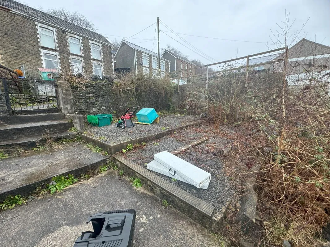 Swansea Road, Pontardawe, Swansea, West Glamorgan, SA8 4AL - Online Auctions