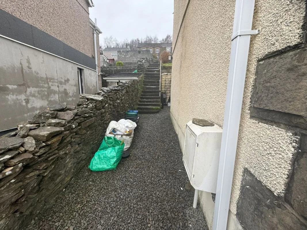Swansea Road, Pontardawe, Swansea, West Glamorgan, SA8 4AL - Online Auctions