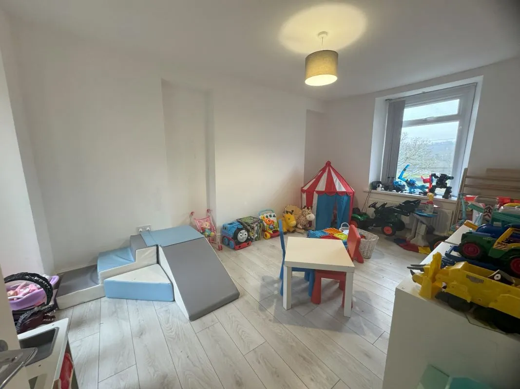 Swansea Road, Pontardawe, Swansea, West Glamorgan, SA8 4AL - Online Auctions