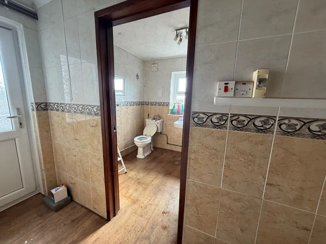Iscoed Road, Pontarddulais, Swansea, West Glamorgan, SA4 0UP - Online Auctions