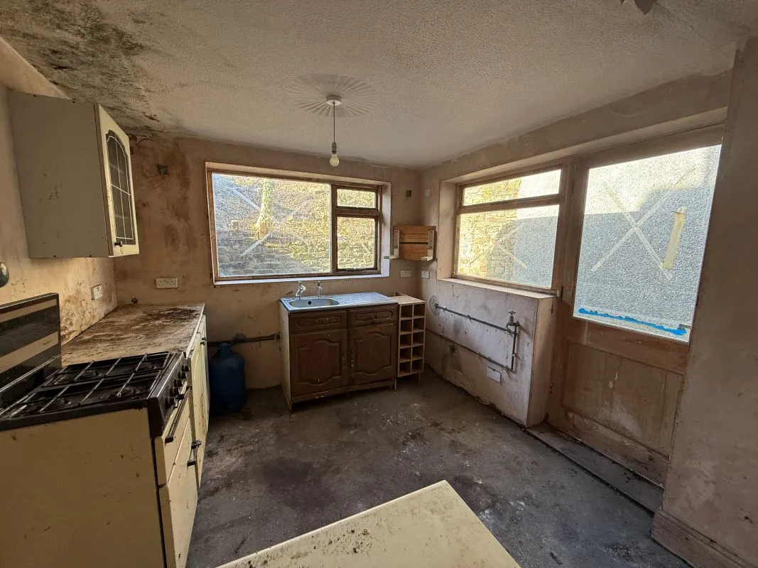Rhyddings Park Road, Brynmill, Swansea, West Glamorgan, SA2 0AF - Online Auctions