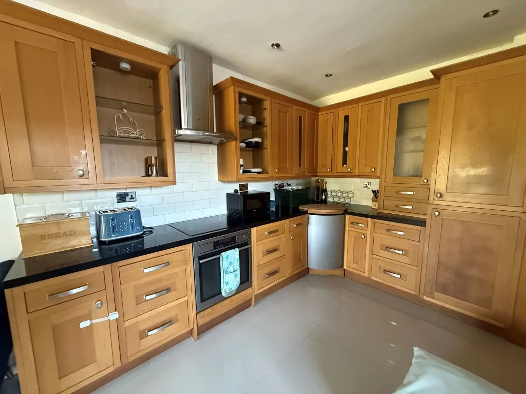 High Street, Grovesend, Swansea, West Glamorgan, SA4 4GT - Online Auctions