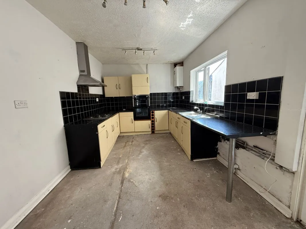 Stepney Road, Burry Port, Dyfed, SA16 0BE - Online Auctions