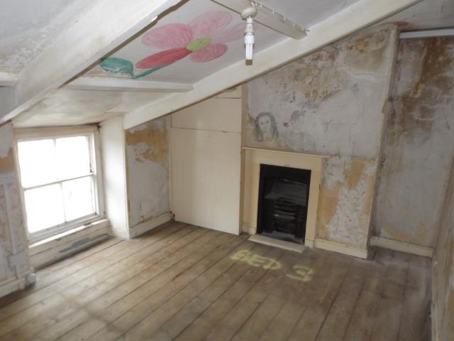 8 Bodriggy Street, Hayle, Cornwall TR27 4NB