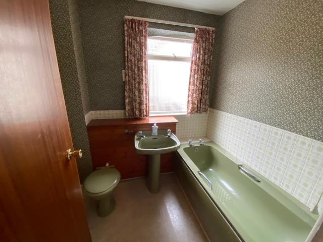 18 The Churchills, Newton Abbot, Devon TQ12 1QN