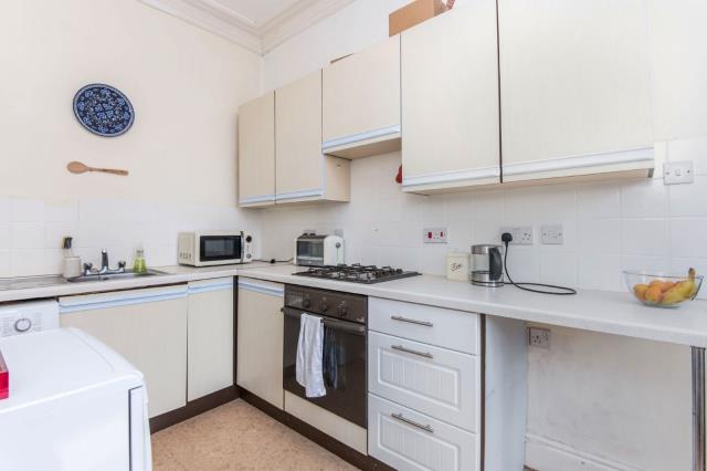 Flat 3, 16 St. Davids Hill, Exeter EX4 3RQ