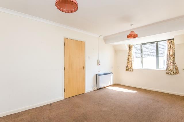 36 Kings Gardens, Kerslakes Court, Honiton, Devon EX14 1FL