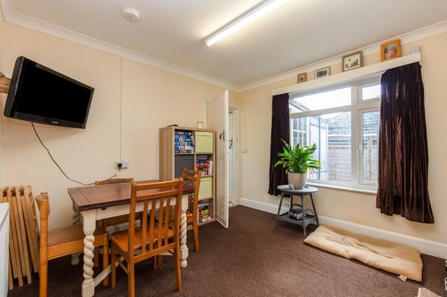 14 Hele Road, Kingsteignton, Newton Abbot, Devon TQ12 3NL