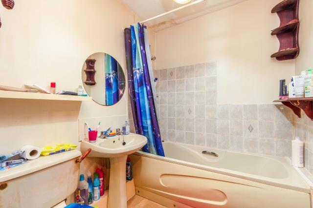 Flat 4, Sinclair House, Elmbank Road, Paignton, Devon TQ4 5NG