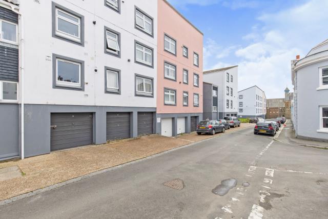 52 Harvey Street, Torpoint, Cornwall PL11 2BU