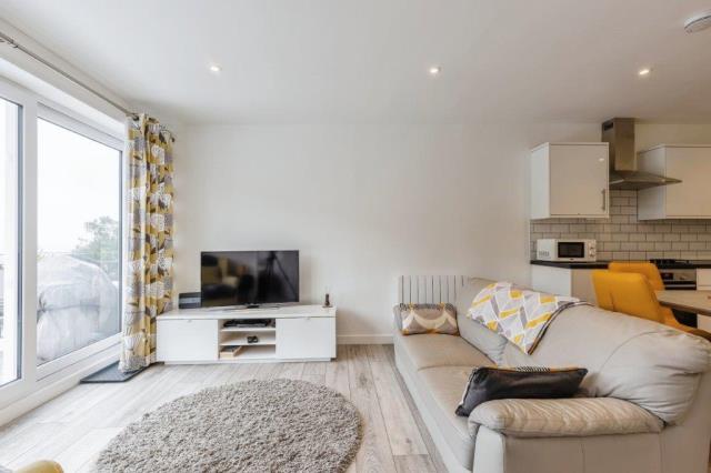 52 Hillside Villas, Millendreath Holiday Village, Looe, Cornwall PL13 1PE