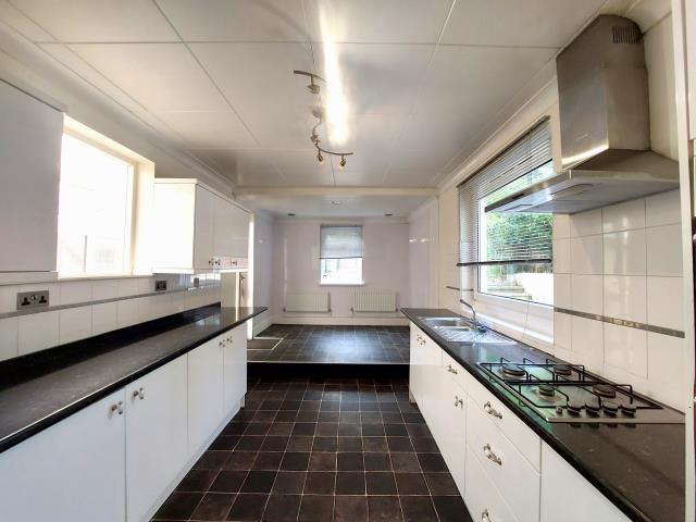4 Fisher Street, Paignton, Devon TQ4 5EL