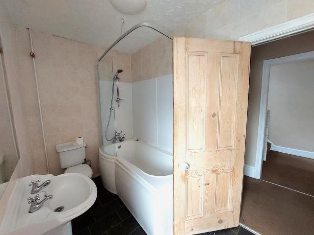 4 Fisher Street, Paignton, Devon TQ4 5EL