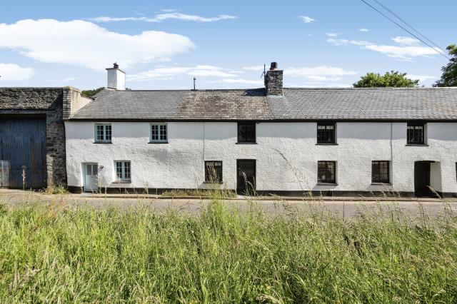 12 Elliott Plain, Buckfastleigh, Devon TQ11 0BZ